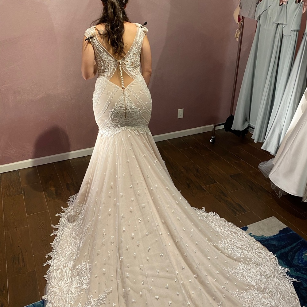 NWT Elegant Ida Torez Ivory Beaded Mermaid Wedding Dress with Low Back